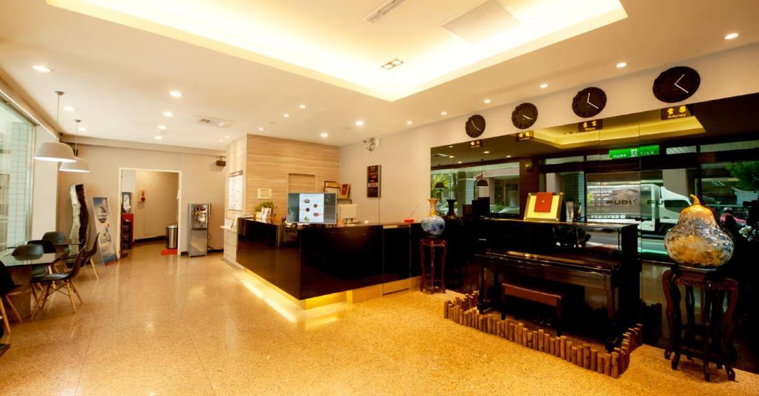 Fudi Hotel Тайджун Екстериор снимка