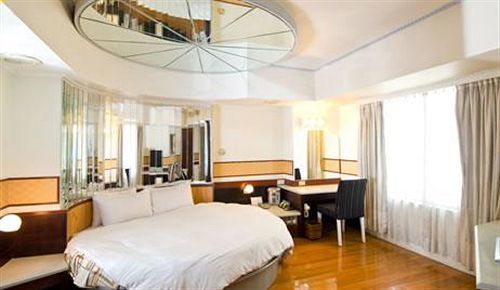 Fudi Hotel Тайджун Екстериор снимка